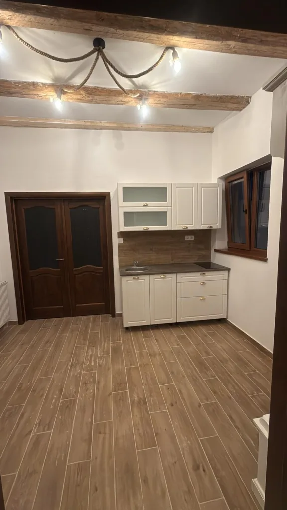 Casă individuală singur în curte – Brașov, Centru Vechi - pemarket.ro