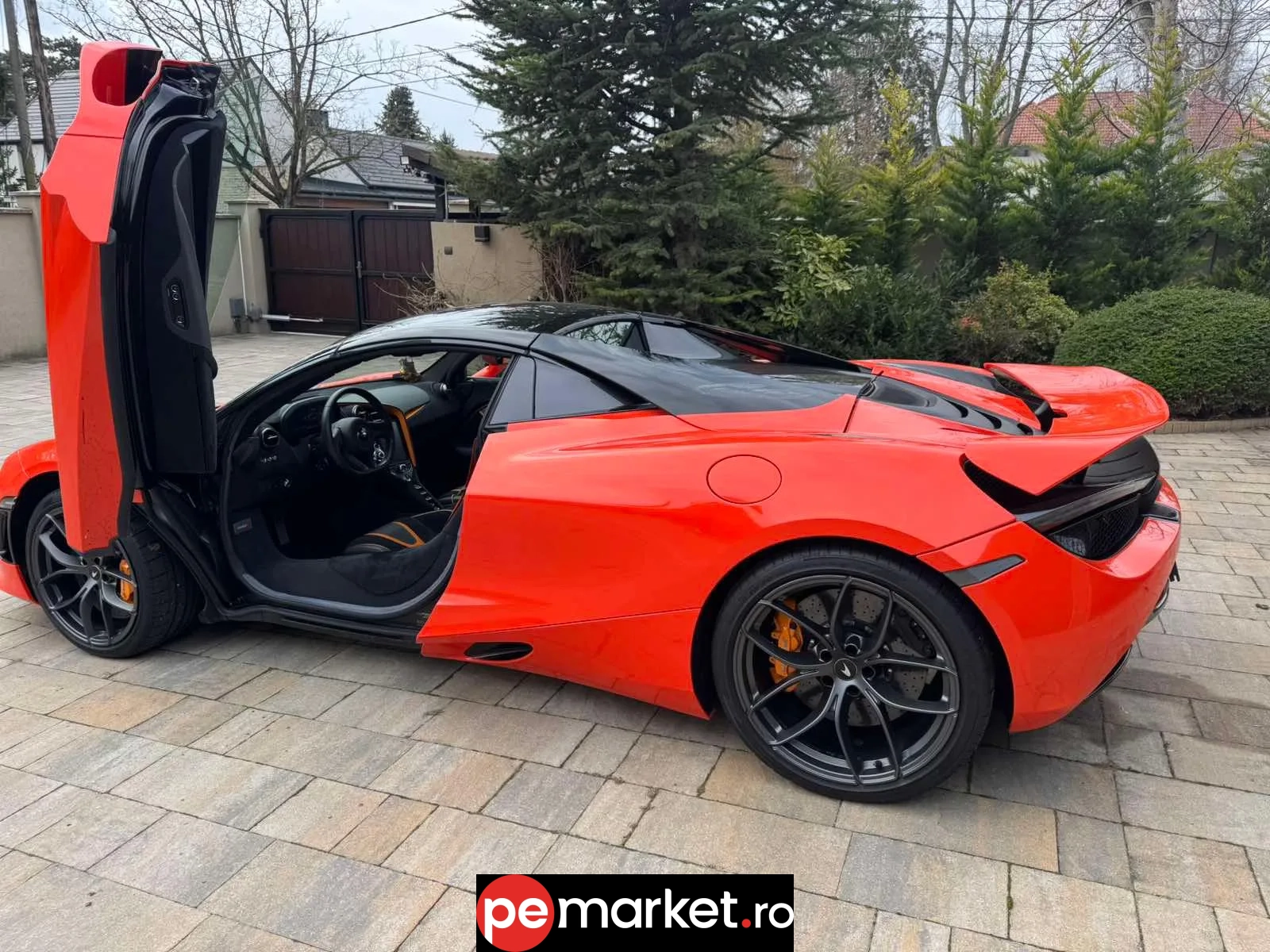 Închiriază Mclaren 720S Spider - pemarket.ro