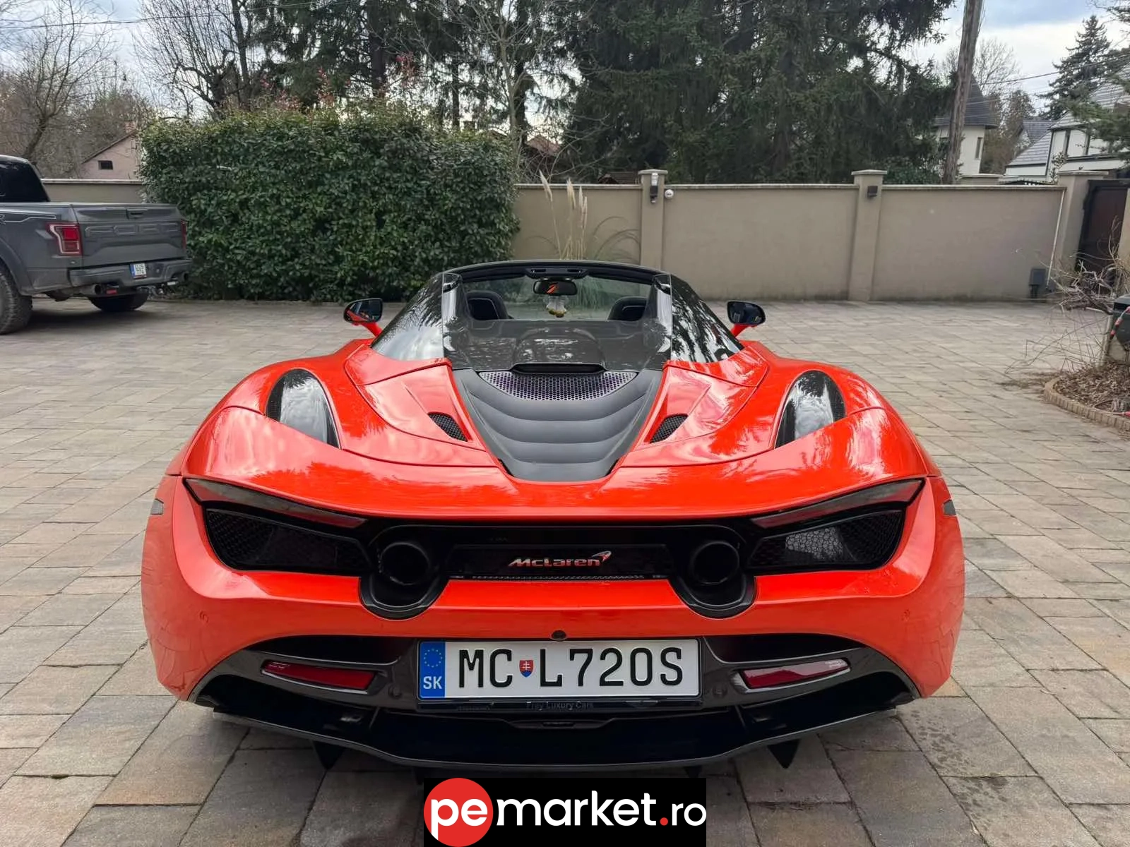 Închiriază Mclaren 720S Spider - pemarket.ro