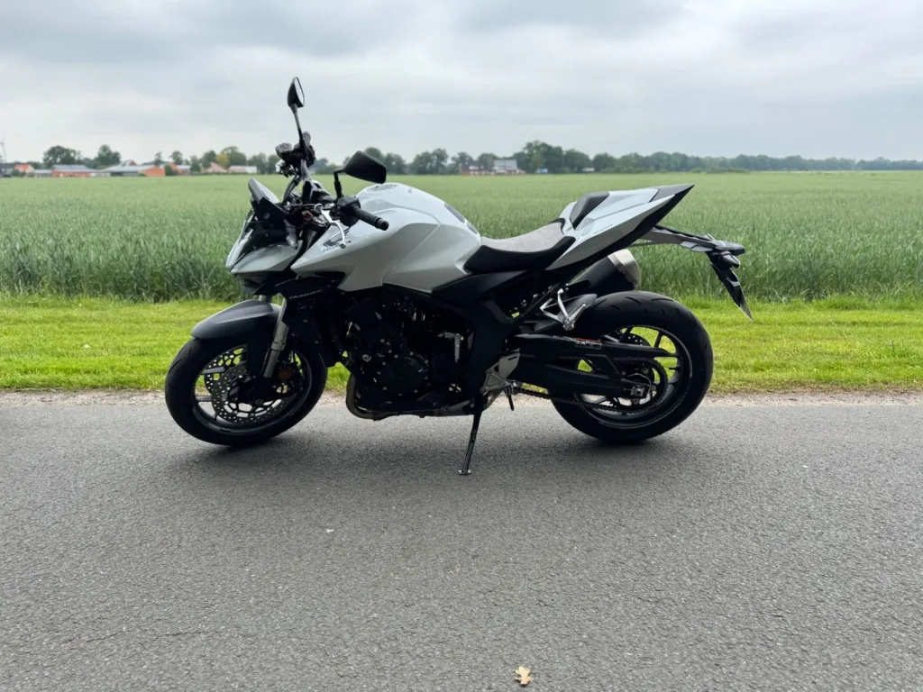 Honda CB 1000 Hornet Style - pemarket.ro