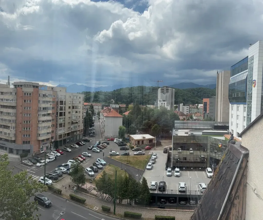 Apartament 3 camere, zona Centrul Civic, Harmanului - pemarket.ro