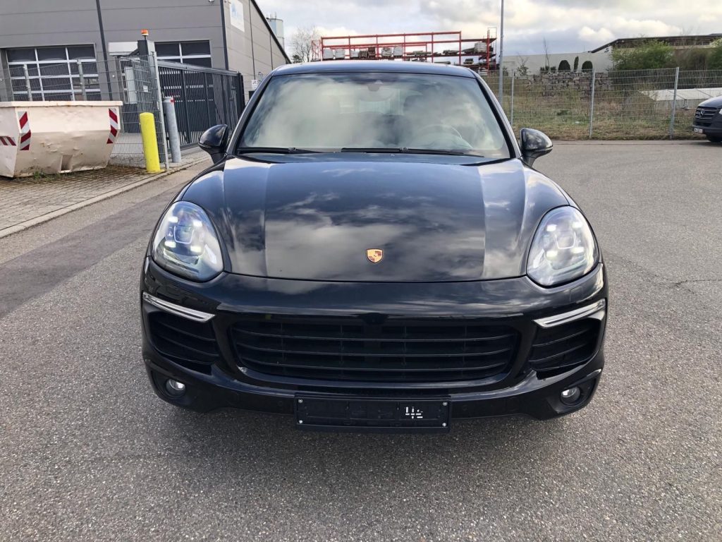 Porsche Cayenne S E-Hybrid - pemarket.ro