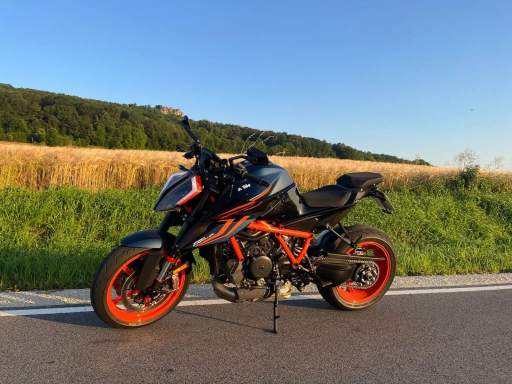 KTM 1290 Super Duke R - pemarket.ro