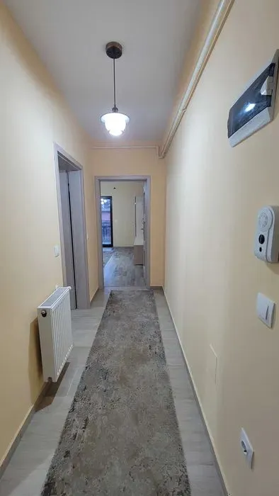 Garsonieră Coresi - pemarket.ro