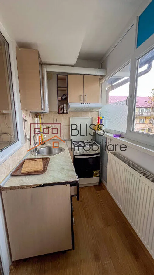 Apartament cu 3 camere în Apărătorii Patriei - pemarket.ro
