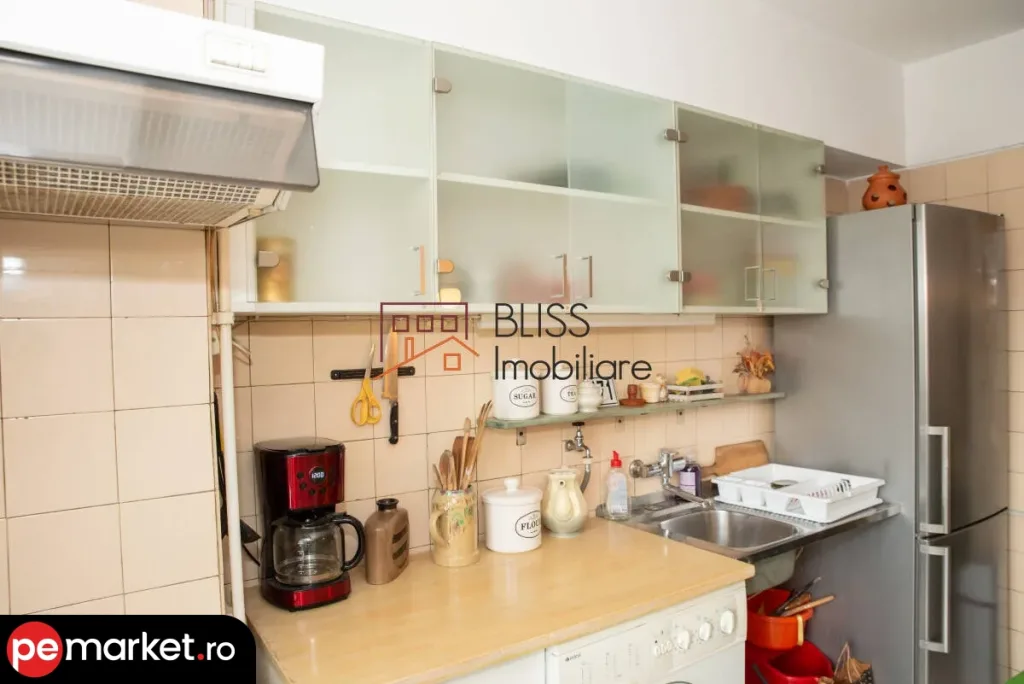 Apartament cu 3 camere – Zona Pieței Victoriei - pemarket.ro