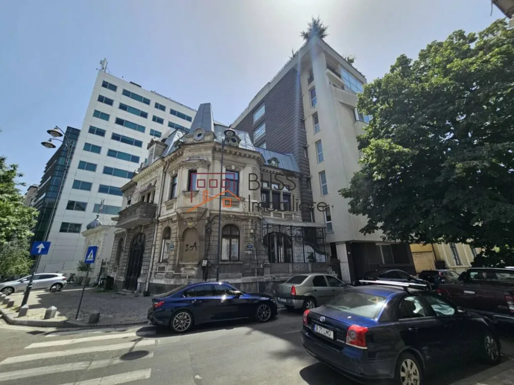 Apartament cu 3 camere Zonă Ultracentrală - pemarket.ro