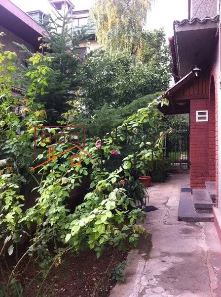 Apartament cu 5 camere pe Aviatorilor - pemarket.ro