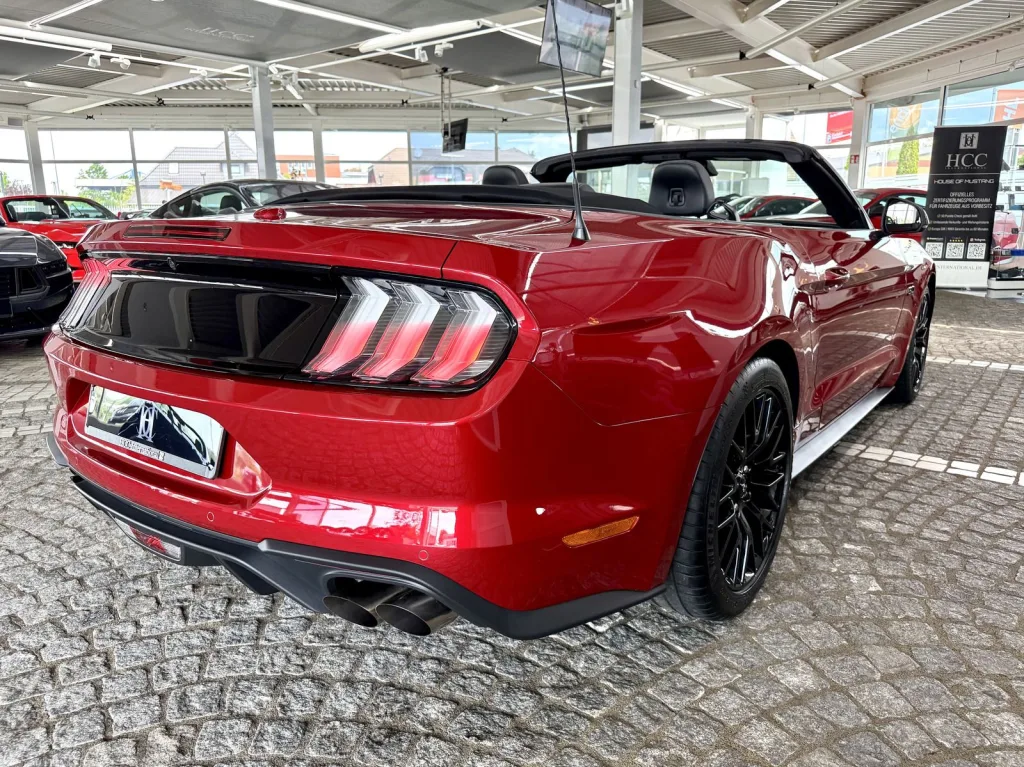 Ford Mustang - pemarket.ro