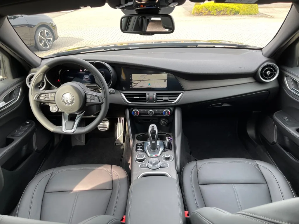 Alfa Romeo Giulia TiQ4 - pemarket.ro