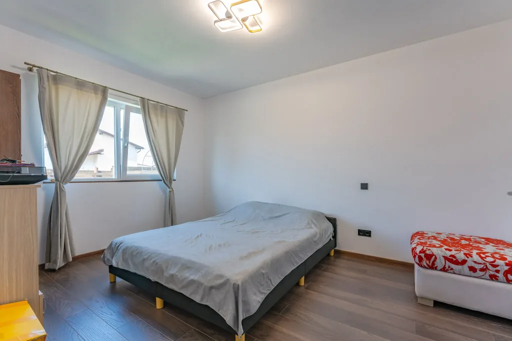 De închiriat – Casă individuală mobilată și utilată în Sânpetru, zona Primăverii - pemarket.ro