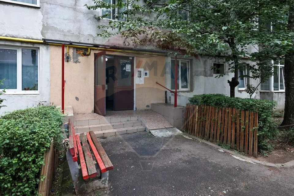 Apartament 3 camere parter cu balcon - pemarket.ro