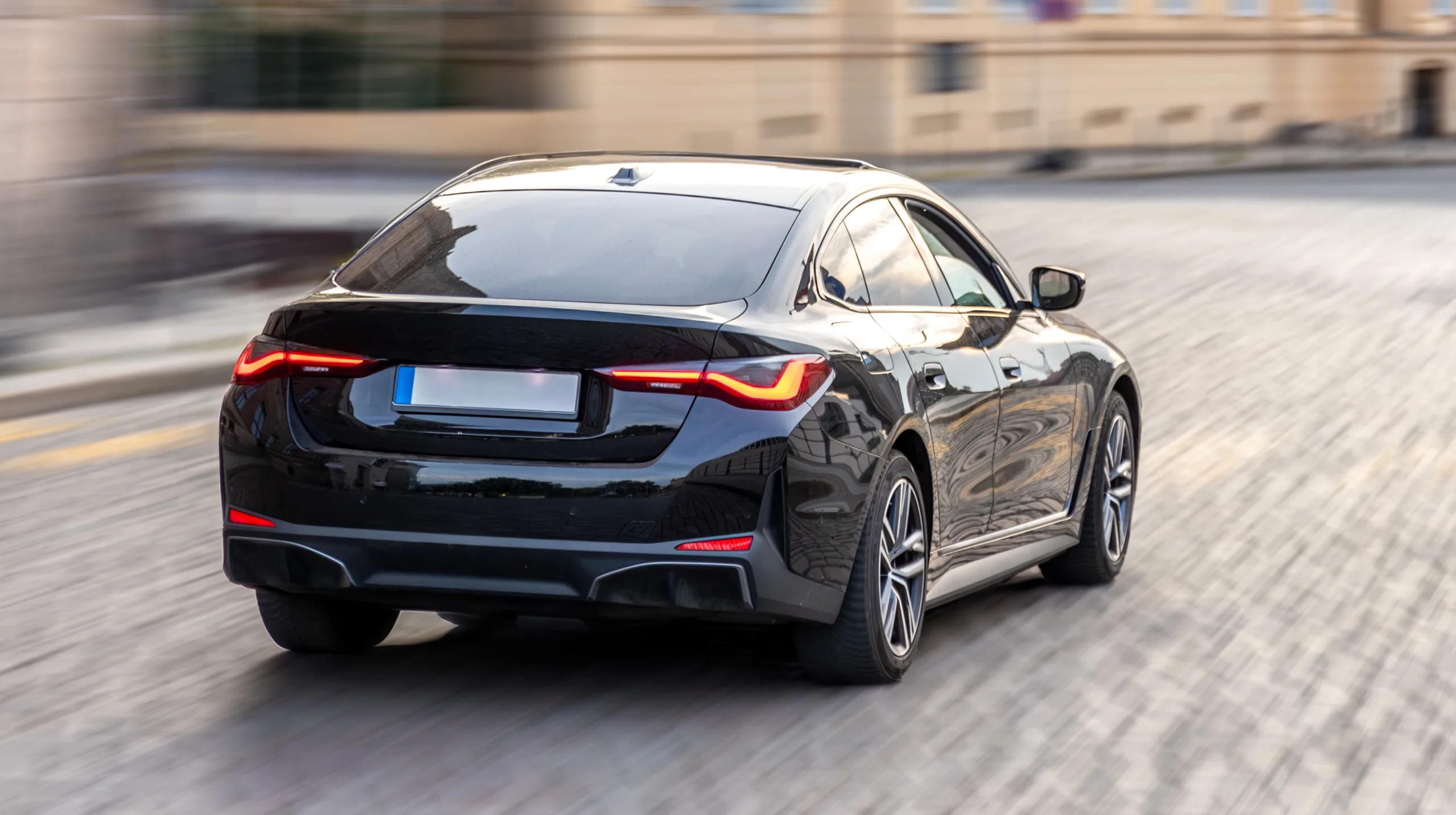 Explorează listările