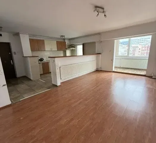 Apartament 3 Camere – Zona Carpaților – Pârâului, Brașov - pemarket.ro