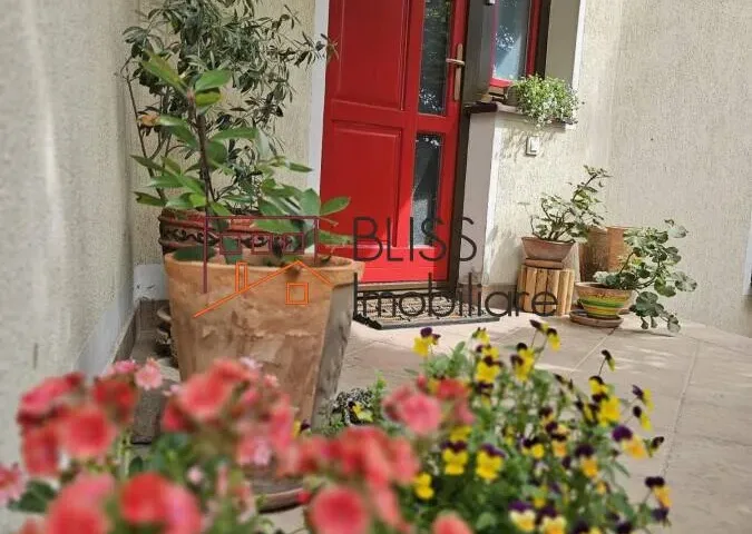 Casă Elegantă Cu Grădină în Cartierul Madrid 1 - pemarket.ro