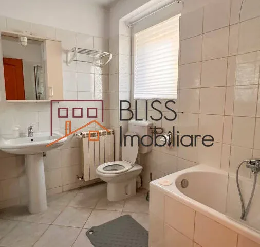 Vilă elegantă localizată într-un complex securizat - pemarket.ro