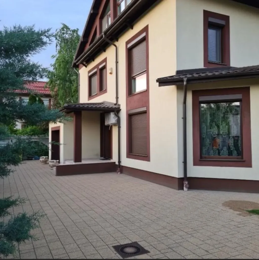 Vilă individuală în zona Băneasa – Jolie Ville - pemarket.ro