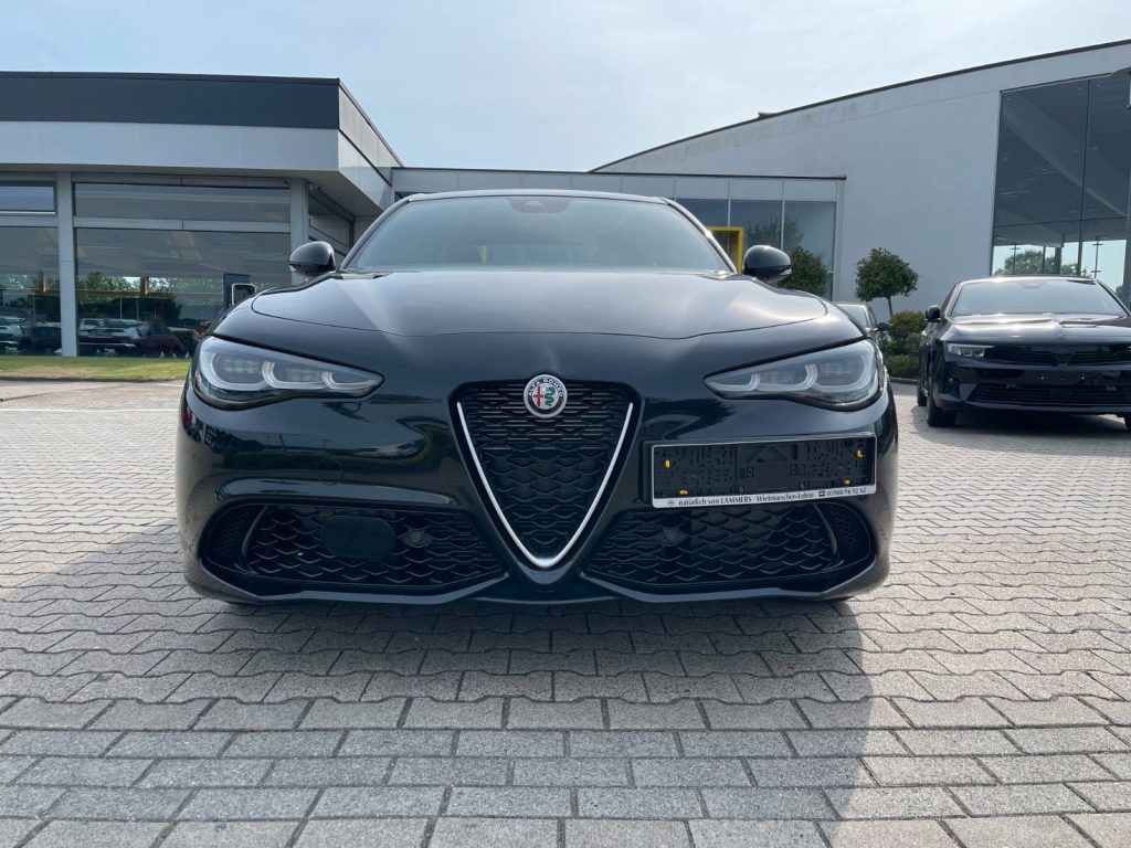 Alfa Romeo Giulia TiQ4 - pemarket.ro