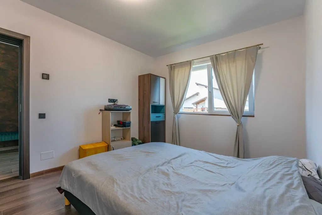 De închiriat – Casă individuală mobilată și utilată în Sânpetru, zona Primăverii - pemarket.ro