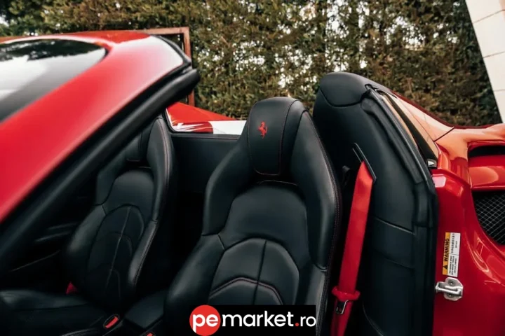 Închiriază Ferrari 488 Spider - pemarket.ro