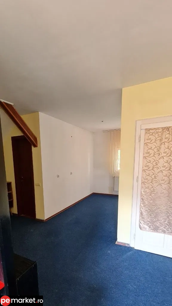 Vilă spațioasă de vânzare – Livada Poștei, Brașov - pemarket.ro