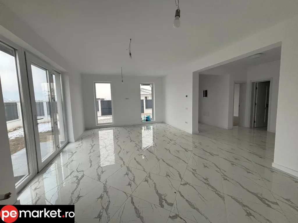 Casă pe parter – Cristian, Brașov - pemarket.ro