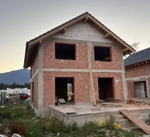Casă nouă de vânzare | Zărnești, Brașov | 130 m² utili | Teren 540 m² | Finalizare 2026 - pemarket.ro