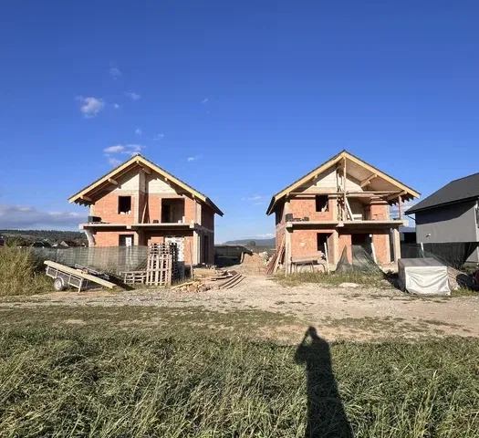 Case de vânzare | Zonă turistică | Zărnești, Brașov | Ideal investiție Airbnb / Booking - pemarket.ro