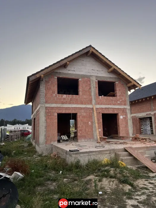 Case de vânzare | Zonă turistică | Zărnești, Brașov | Ideal investiție Airbnb / Booking - pemarket.ro