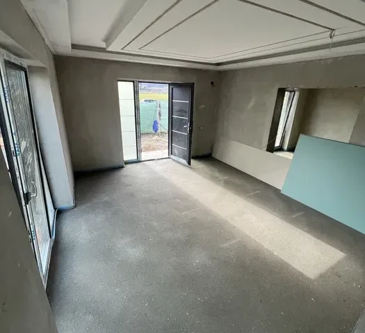 Casă nouă de vânzare | Zărnești, Brașov | Materiale premium | Zonă excelentă - pemarket.ro