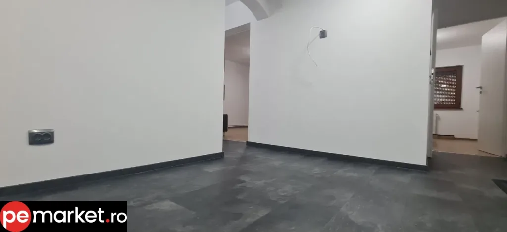 SC VIMAK IMOBILIARE vinde apartament 3 camere Codlea, Brașov - pemarket.ro