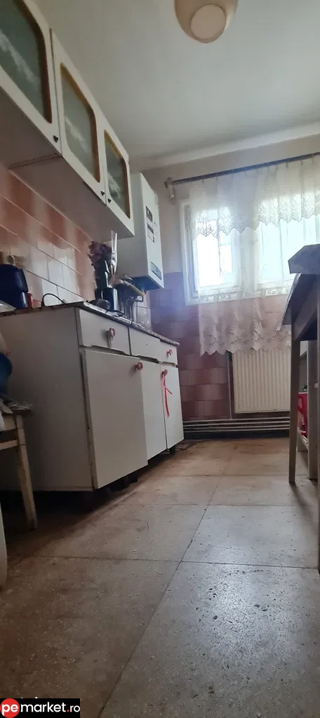 SC VIMAK IMOBILIARE vinde apartament 2 camere in Astra,str Uranus. Brașov - pemarket.ro