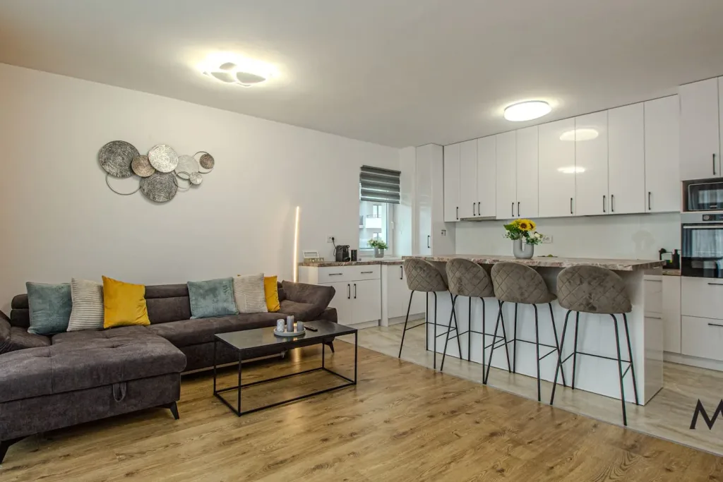 MoHost Blue | Premium Mountain Escape in Brasov - pemarket.ro