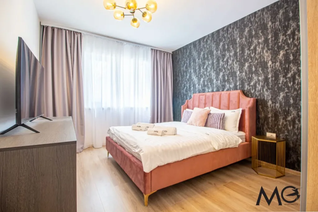 MoHost Four | Elegant Mountain Escape - pemarket.ro