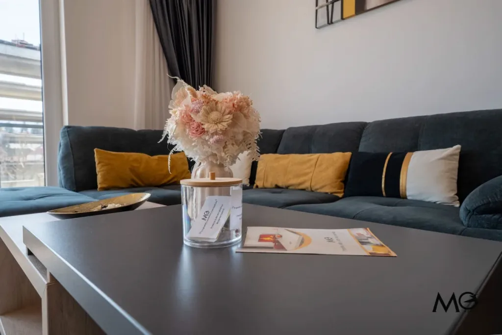 MoHost One | Stylish Retreat with Mountain Views - pemarket.ro