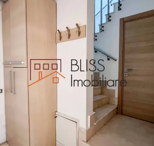 Vilă 3 Camere În Complex Cu Piscină Și Grădină Privată - pemarket.ro