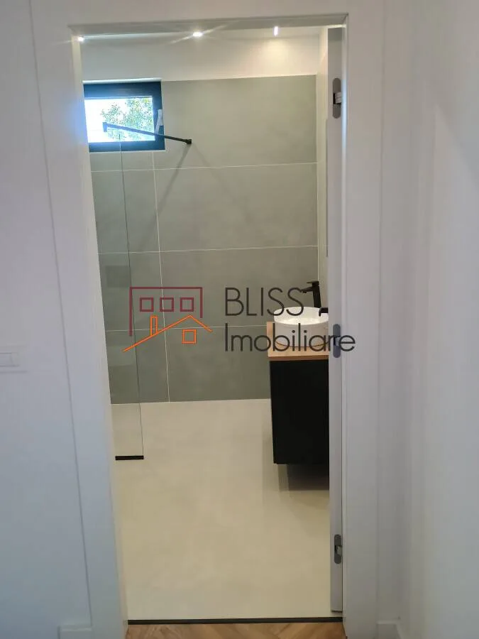 Vilă de lux cu 7 camere - pemarket.ro