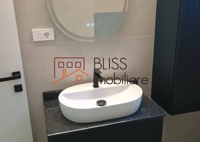 Vilă de lux cu 7 camere - pemarket.ro