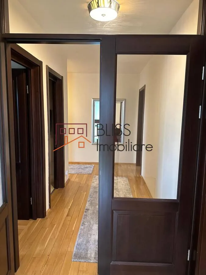 Vilă Exclusivistă cu 6 Dormitoare - pemarket.ro