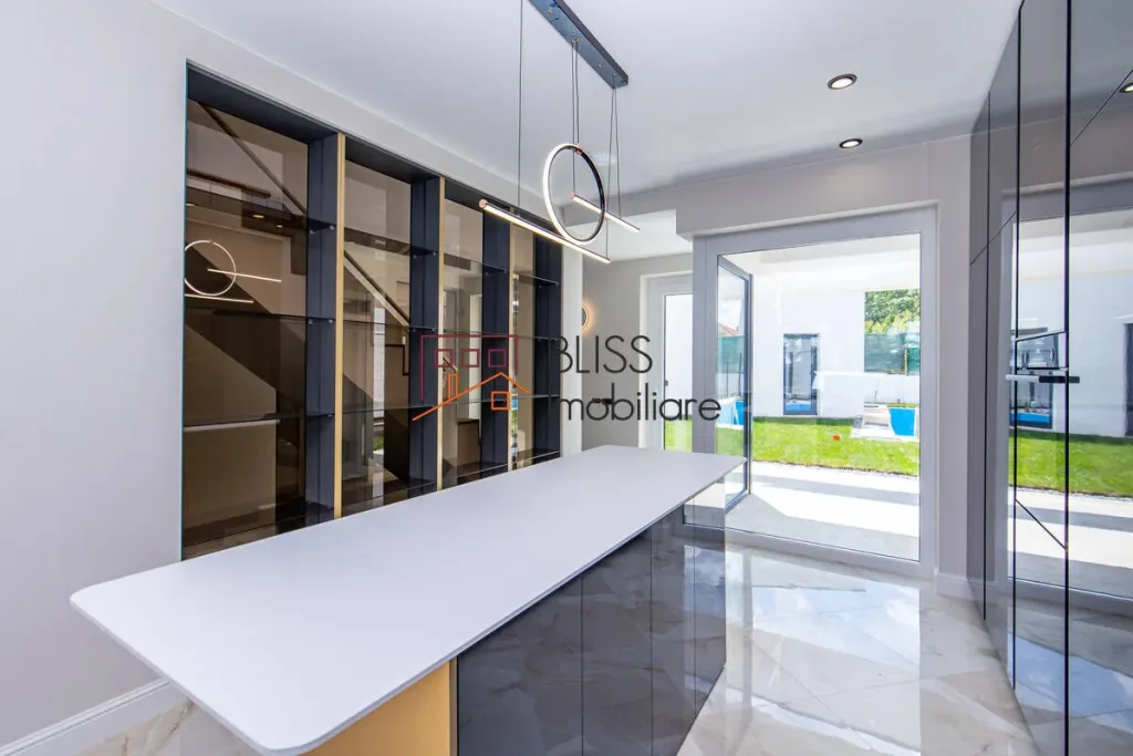 Vilă exclusivistă cu piscină - pemarket.ro