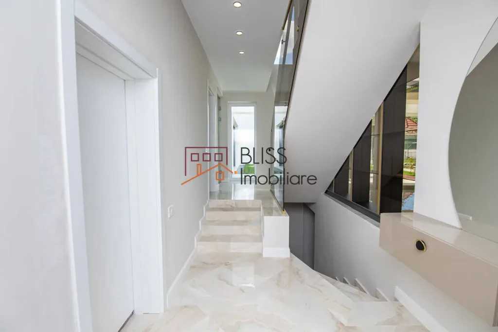 Vilă exclusivistă cu piscină - pemarket.ro