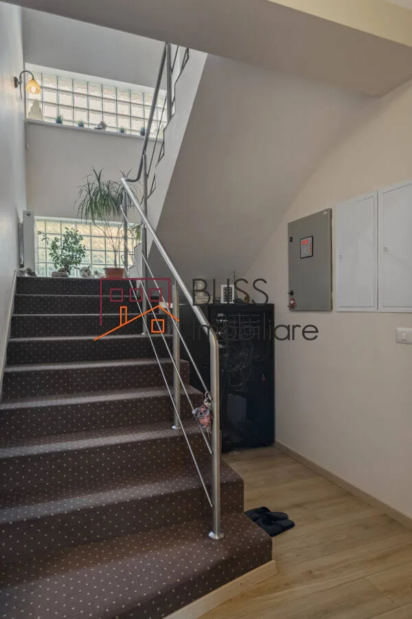 Vilă Elegantă cu 6 Camere - pemarket.ro