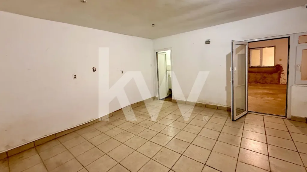 Spatiu Depozitare – 3 camere + grup sanitar - pemarket.ro