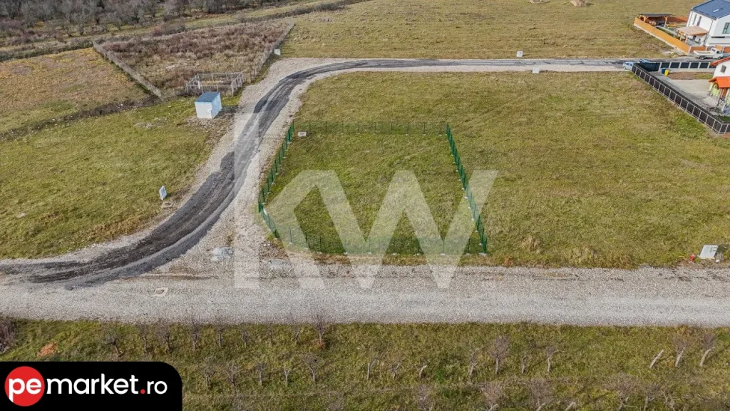 Teren intravilan de vânzare | Hărman – str. Mărului - pemarket.ro